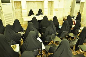 دار القران الكريم تقيم مسابقة قرآنية نسوية في حفظ وتلاوة القرآن الكريم