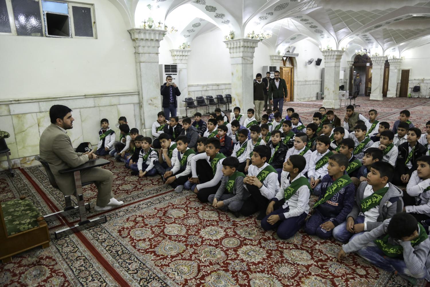 وفد طلبة الدورة الربيعية في الحيرة