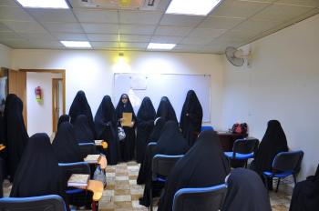 وفد الدورة القرآنية النسوية يزور دار القرآن الكريم في العتبة الحسينية