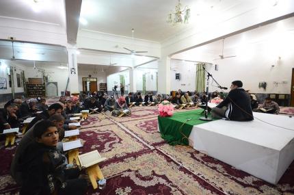 ضمن برامجها القرآنية في الأقضية والنواحي ، دار القرآن الكريم تقيم محفلاً قرآنياً في قضاء المشخاب 