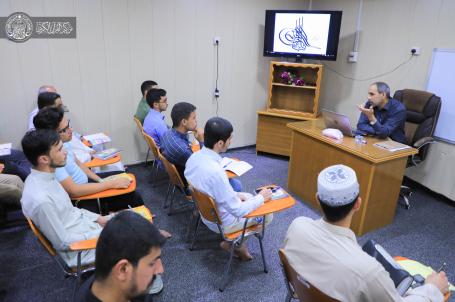 دورة قرآنية تخصصية لمعلمي ومعلمات القرآن الكريم