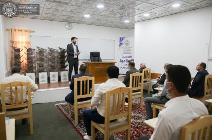 مركز القرآن الكريم يكرم أساتذة الدورات المجانية بإقامة محفل قرآني