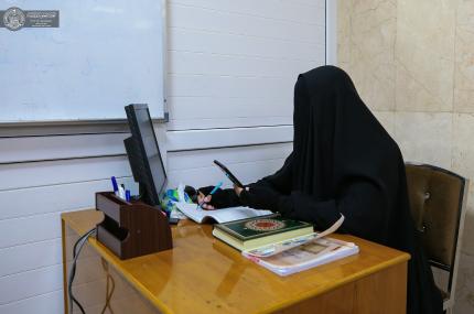 بمشاركة (235) طالبة، دار القرآن الكريم النسوية تقيم دورتها التخصصية الأولى في علوم القرآن